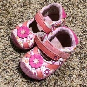 🍀$6 IF BUNDLED🍀 Stride Rite size 3 shoes
